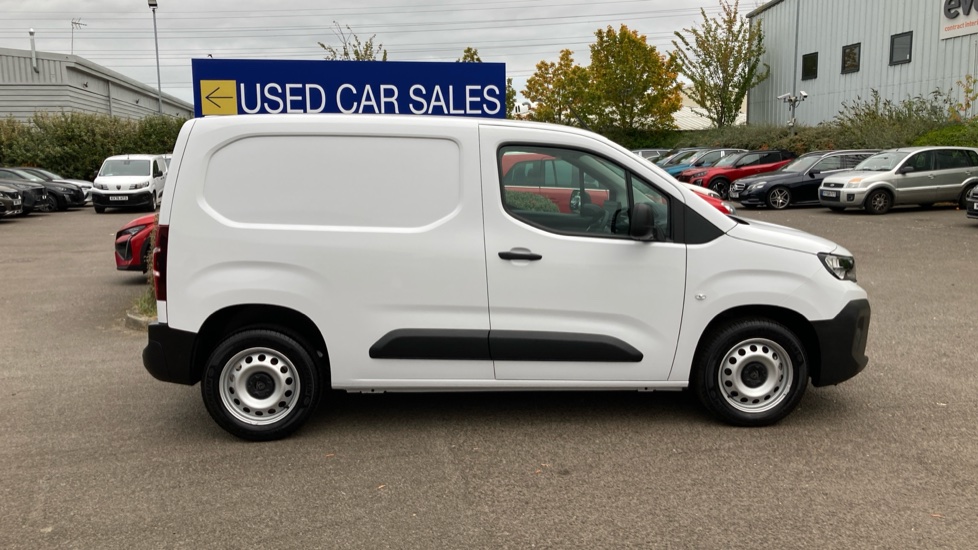 Peugeot Partner Standard Diesel 1.5 BlueHDi 100 Professional Van - Image 9