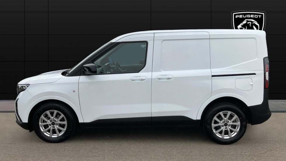 Ford Transit Courier Petrol 1.0 EcoBoost 125ps Limited Van Auto - Image 4