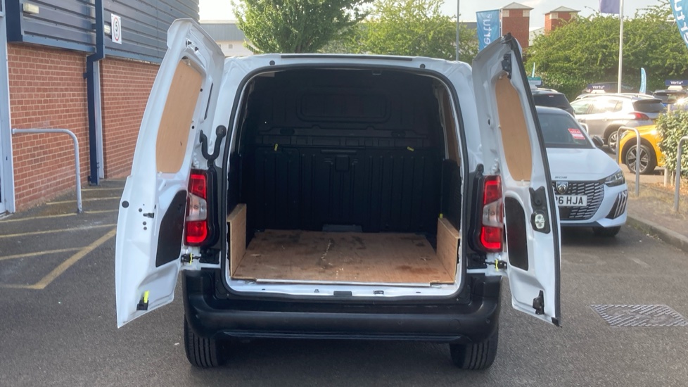 Peugeot Partner Standard Diesel 1000 1.5 BlueHDi 100 Professional Premium + Van - Image 3