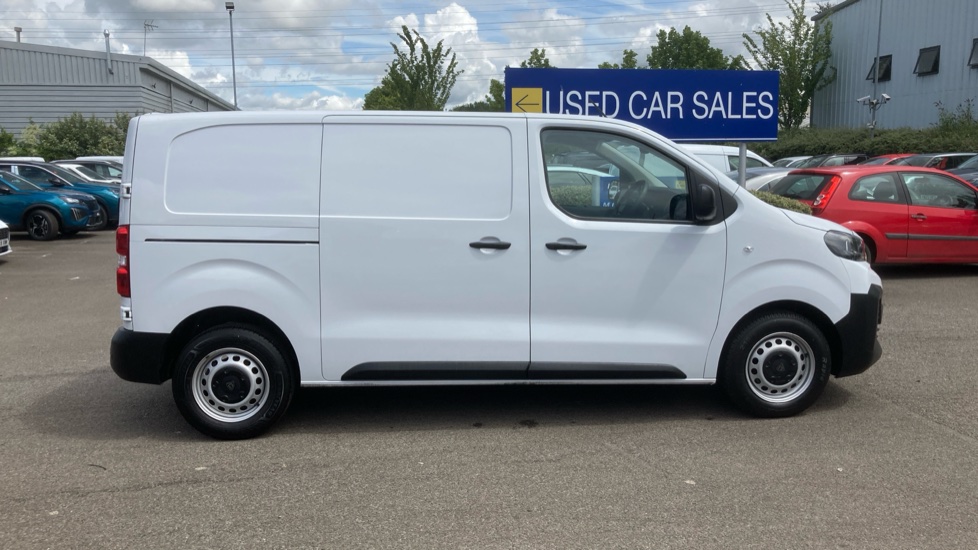Peugeot Expert L1 Diesel 1.5 BlueHDi 120 Professional Van - Image 9