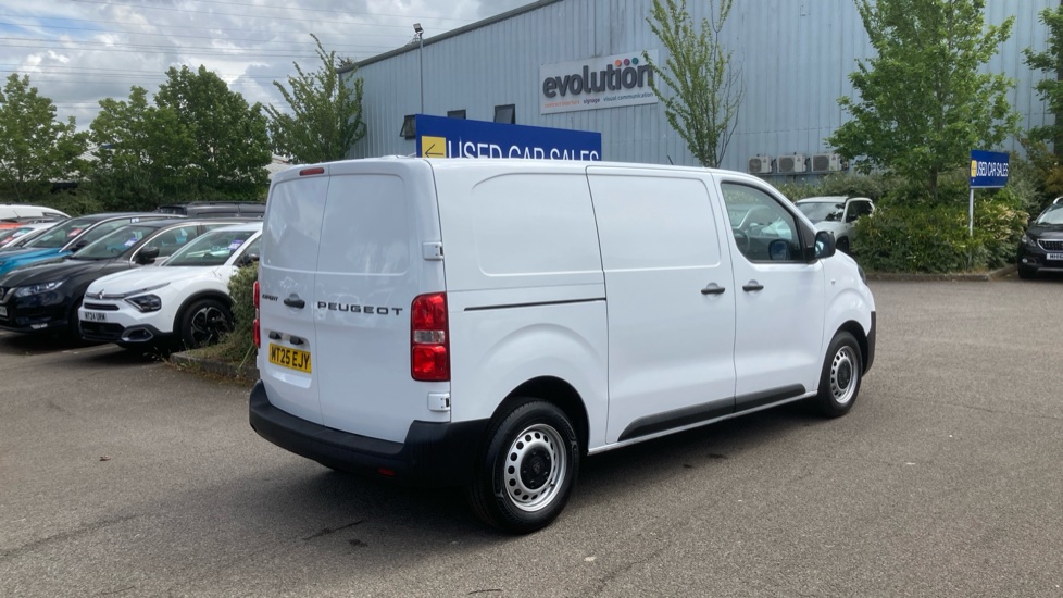 Peugeot Expert L1 Diesel 1.5 BlueHDi 120 Professional Van - Image 10
