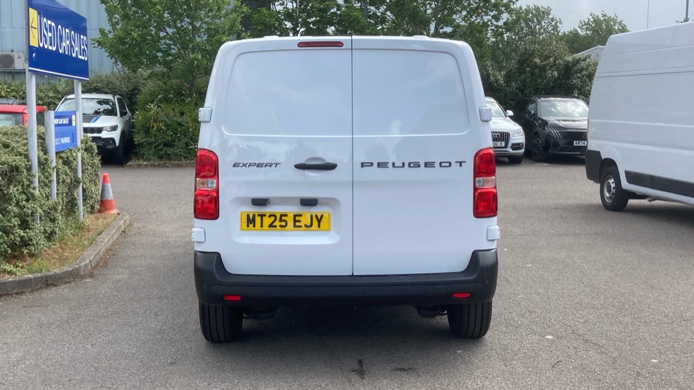 Peugeot Expert L1 Diesel 1.5 BlueHDi 120 Professional Van - Image 11