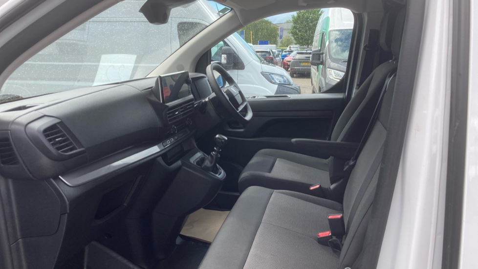 Peugeot Expert L1 Diesel 1.5 BlueHDi 120 Professional Van - Image 13