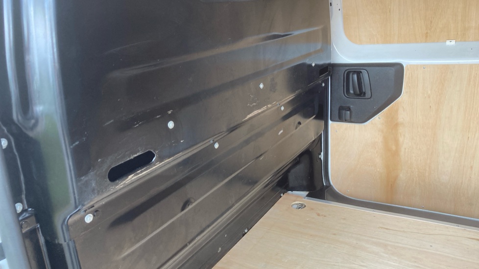 Peugeot Expert L1 Diesel 1.5 BlueHDi 120 Professional Van - Image 18