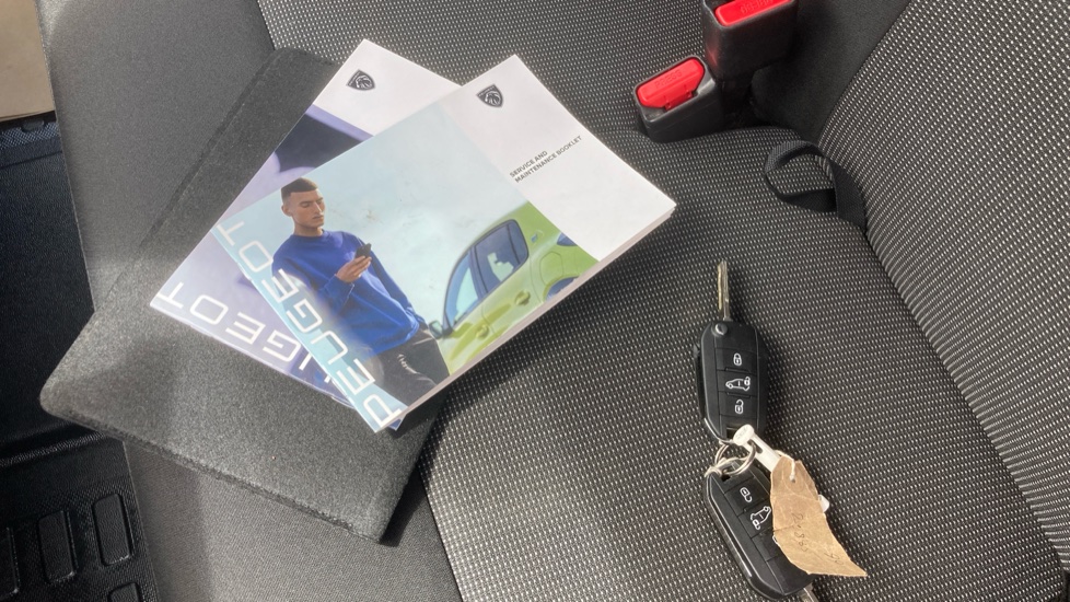 Peugeot Expert L1 Diesel 1.5 BlueHDi 120 Professional Van - Image 20
