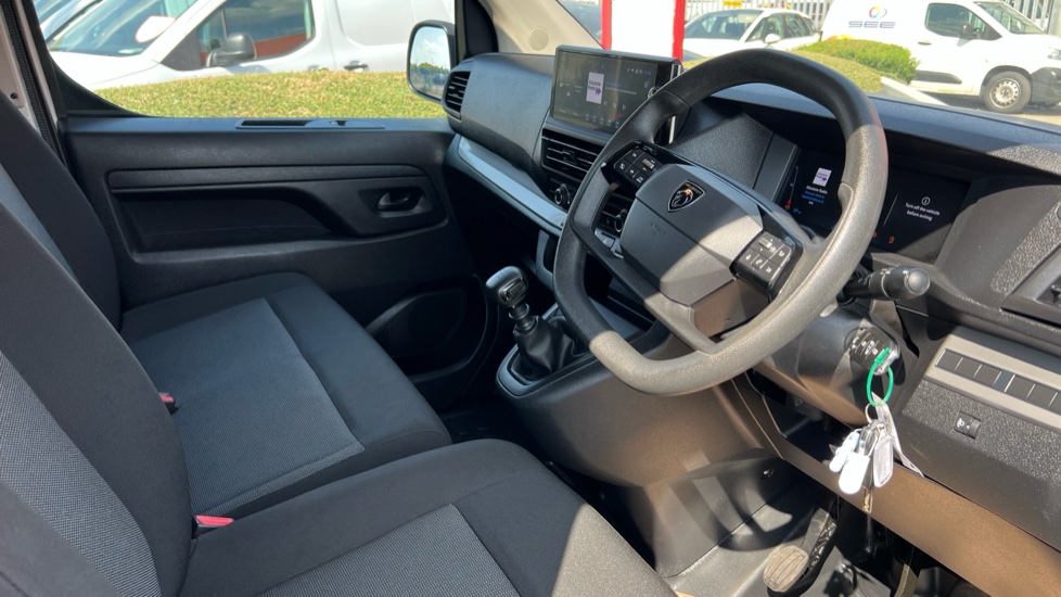 Peugeot Expert L1 Diesel 1.5 BlueHDi 120 Professional Van - Image 6