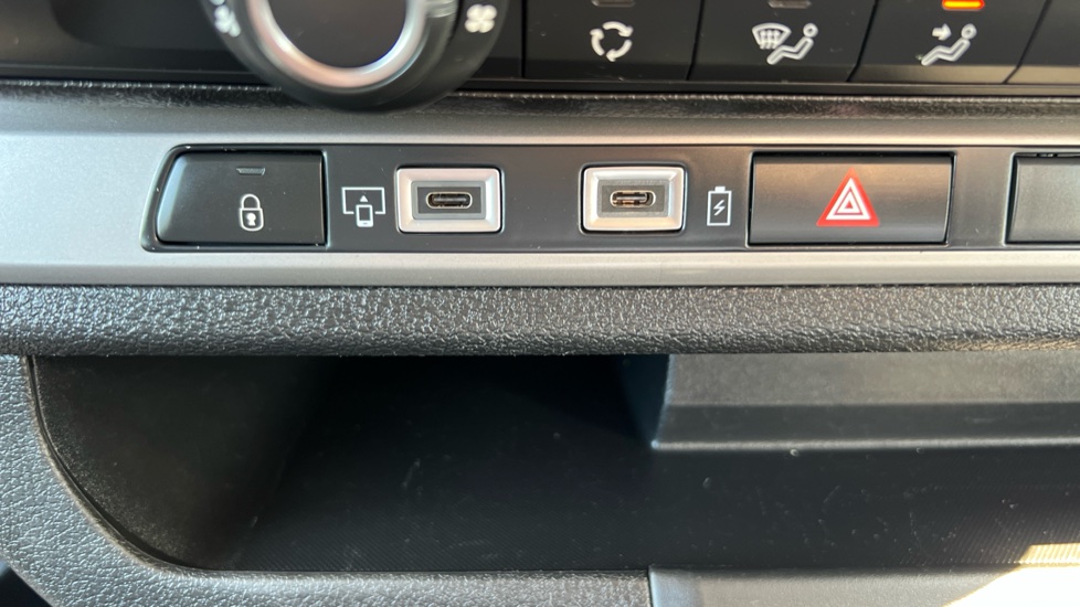 Peugeot Expert L1 Diesel 1.5 BlueHDi 120 Professional Van - Image 24