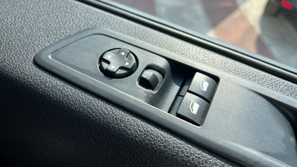 Peugeot Expert L1 Diesel 1.5 BlueHDi 120 Professional Van - Image 30