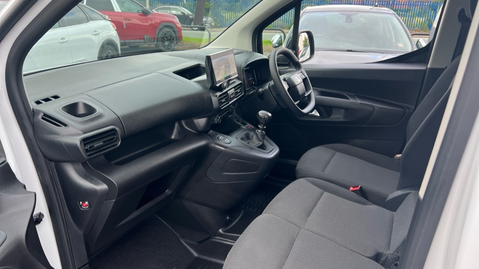 Vauxhall Combo Cargo Combo Xl Diesel 1.5 Turbo D 100ps Pro H1 Van - Image 13