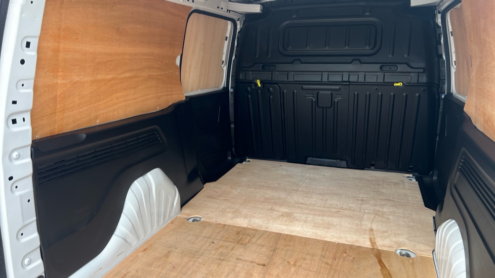 Vauxhall Combo Cargo Combo Xl Diesel 1.5 Turbo D 100ps Pro H1 Van - Image 14