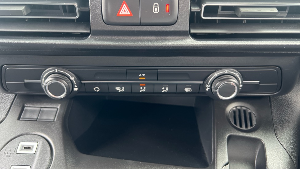 Vauxhall Combo Cargo Combo Xl Diesel 1.5 Turbo D 100ps Pro H1 Van - Image 23