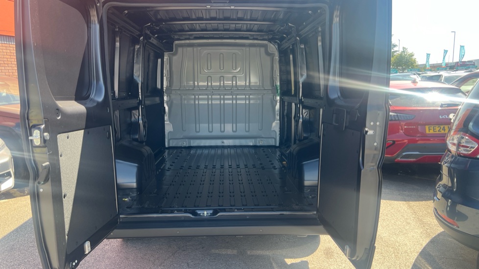 Citroen Relay 3500 L2 Diesel 2.2 BlueHDi 140 H1 Van Enterprise - Image 12