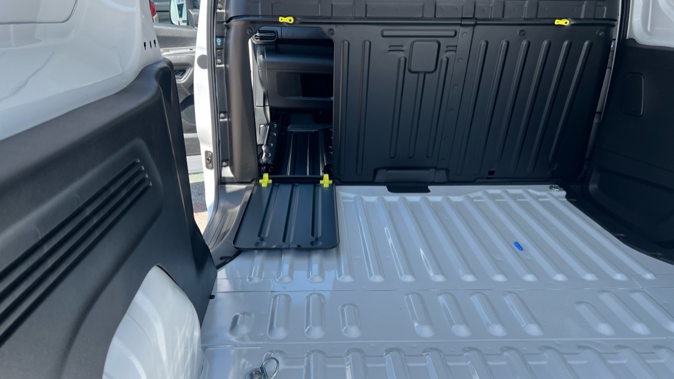Citroen Berlingo Xl Diesel 1.5 BlueHDi 100ps Van Enterprise Plus - Image 23