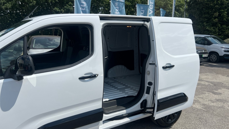 Citroen Berlingo M Diesel 1.5 D 100ps Van Driver - Image 5