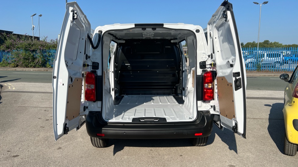 Citroen Dispatch M Diesel 1.5 D 120ps Van Enterprise - Image 3
