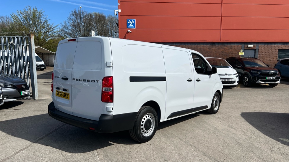 Peugeot Expert L2 Diesel 1.5 BlueHDi 120 Professional Van - Image 10