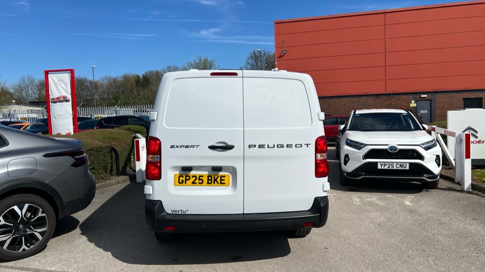 Peugeot Expert L2 Diesel 1.5 BlueHDi 120 Professional Van - Image 11