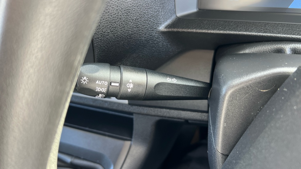 Peugeot Expert L2 Diesel 1.5 BlueHDi 120 Professional Van - Image 23