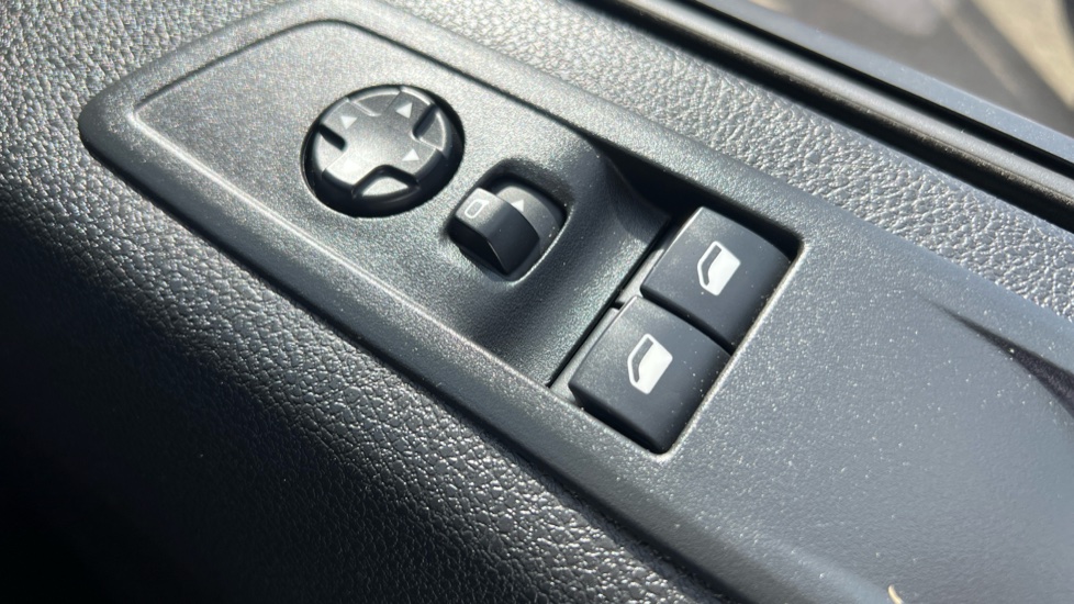 Peugeot Expert L2 Diesel 1.5 BlueHDi 120 Professional Van - Image 28