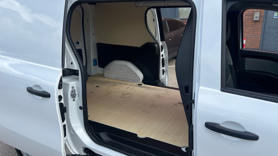 Renault Kangoo L2 Diesel LL21 Blue dCi 95 Advance [Safety] Van - Image 5