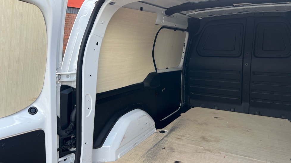 Renault Kangoo L2 Diesel LL21 Blue dCi 95 Advance [Safety] Van - Image 14