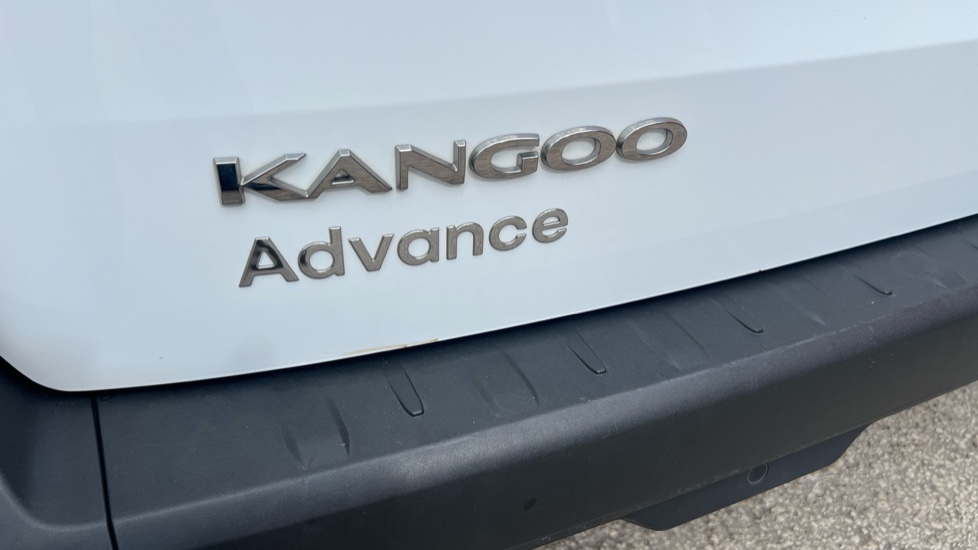 Renault Kangoo L2 Diesel LL21 Blue dCi 95 Advance [Safety] Van - Image 33