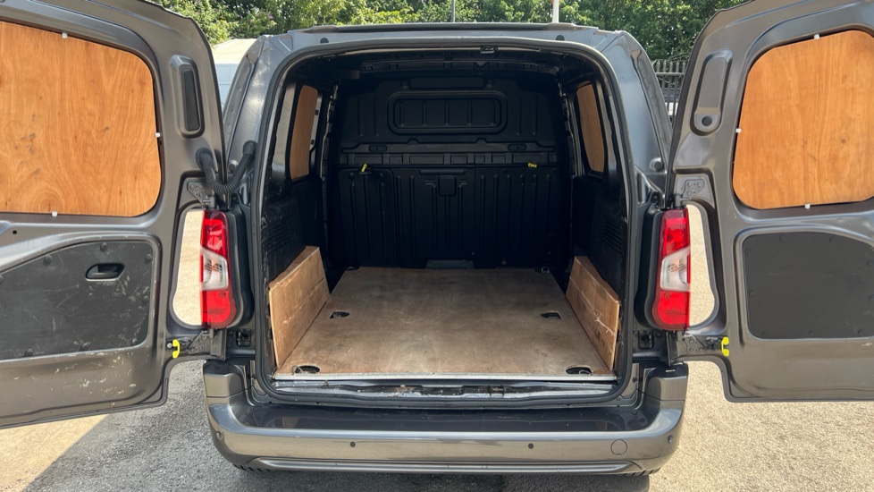 Citroen Berlingo M Diesel 1.5 BlueHDi 1000Kg Driver Ed 100ps 6 Speed [S/S] - Image 3