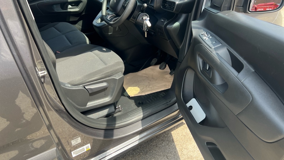 Citroen Berlingo M Diesel 1.5 BlueHDi 1000Kg Driver Ed 100ps 6 Speed [S/S] - Image 6