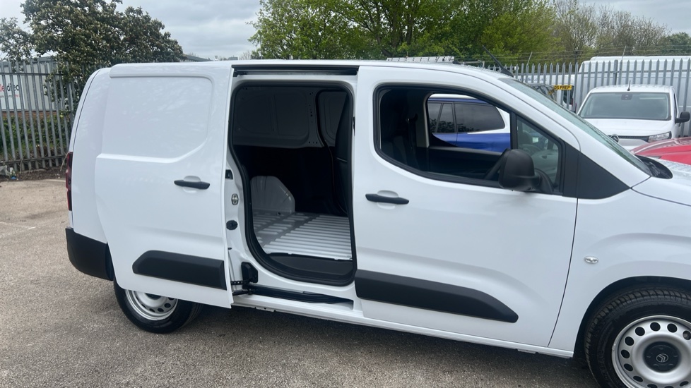 Citroen Berlingo Xl Diesel 1.5 BlueHDi 100ps Van Enterprise - Image 5