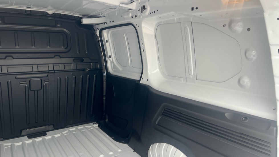 Citroen Berlingo Xl Diesel 1.5 BlueHDi 100ps Van Enterprise - Image 18