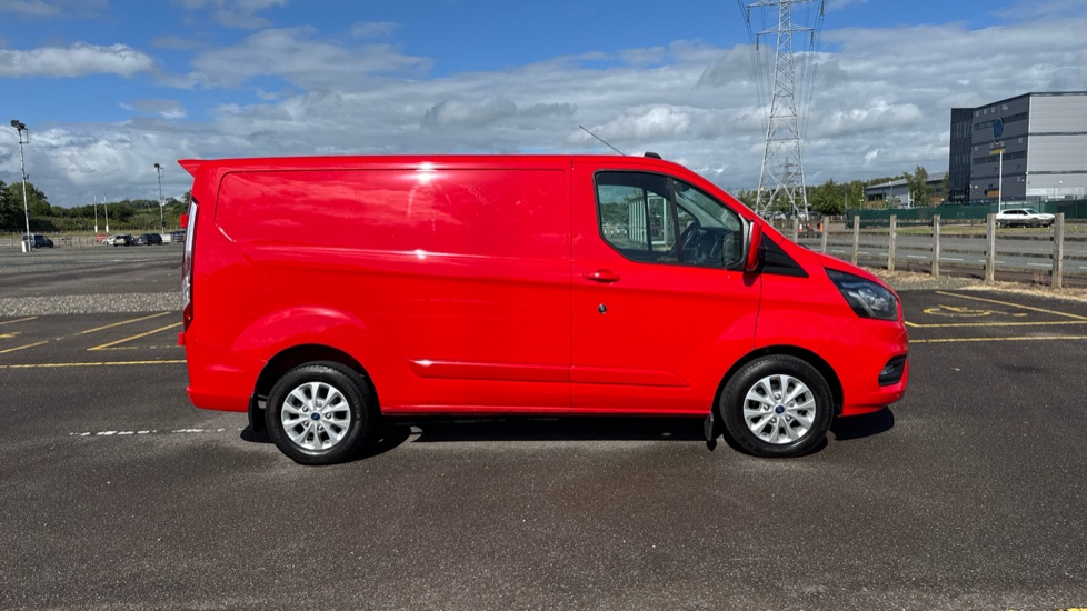 Ford Transit Custom 280 L1 Diesel Fwd 2.0 EcoBlue 130ps Low Roof Limited Van - Image 9