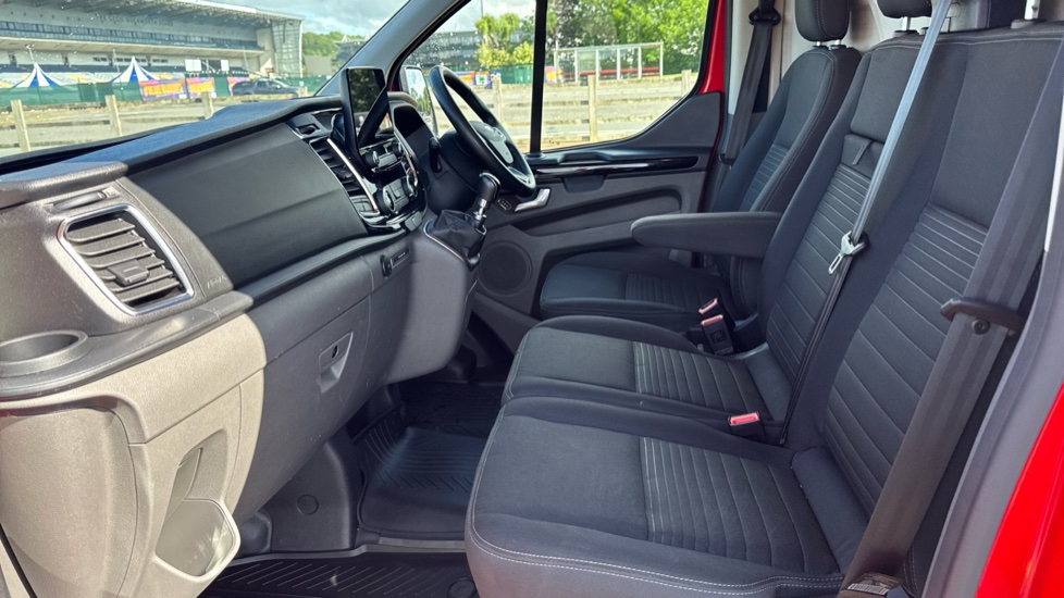 Ford Transit Custom 280 L1 Diesel Fwd 2.0 EcoBlue 130ps Low Roof Limited Van - Image 13