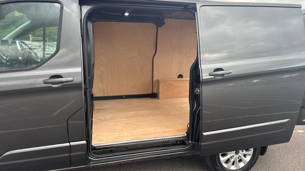 Ford Transit Custom 280 L1 Diesel Fwd 2.0 EcoBlue 170ps Low Roof Limited Van Auto - Image 5