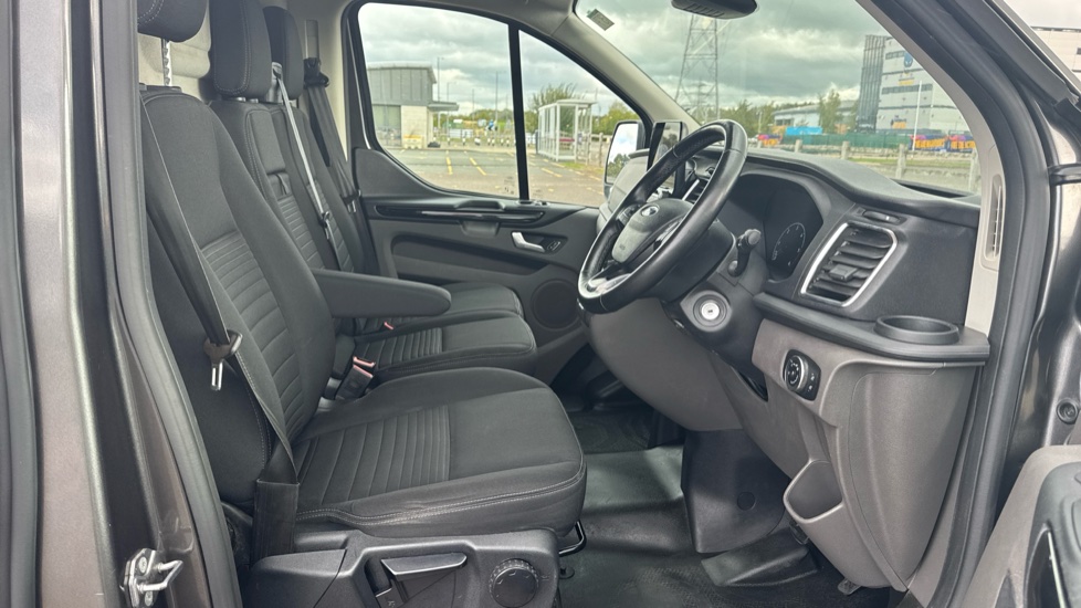 Ford Transit Custom 280 L1 Diesel Fwd 2.0 EcoBlue 170ps Low Roof Limited Van Auto - Image 6