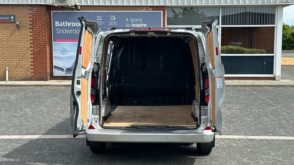 Ford Transit Custom 300 L1 Diesel Fwd 2.0 EcoBlue 136ps H1 Van Limited Auto - Image 3