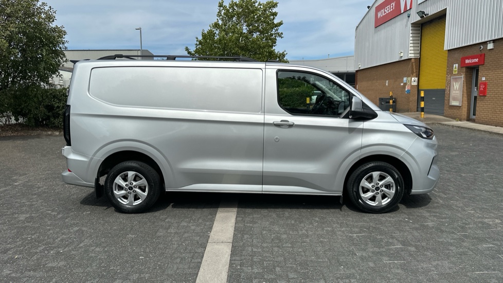 Ford Transit Custom 300 L1 Diesel Fwd 2.0 EcoBlue 136ps H1 Van Limited Auto - Image 9