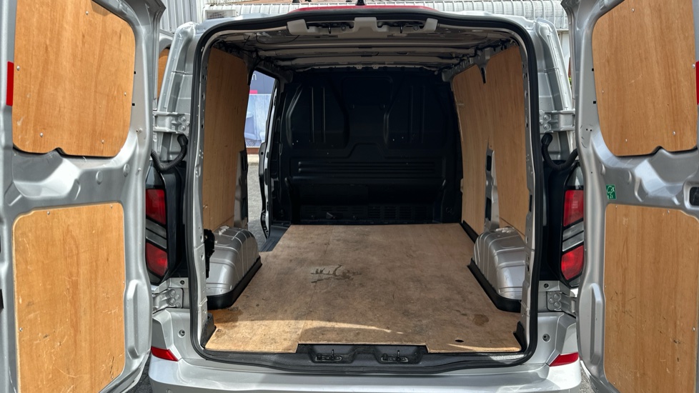 Ford Transit Custom 300 L1 Diesel Fwd 2.0 EcoBlue 136ps H1 Van Limited Auto - Image 12