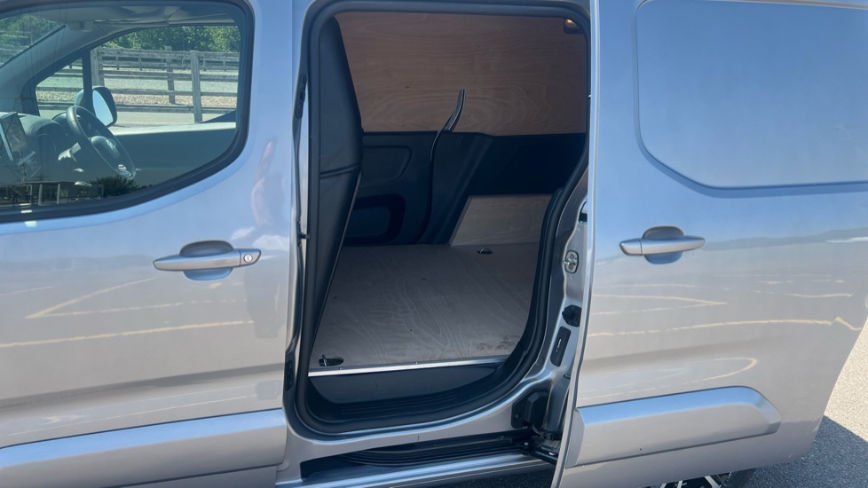 Citroen Berlingo M Petrol 1.2 PureTech 1000Kg Driver 110ps [Start stop] - Image 5