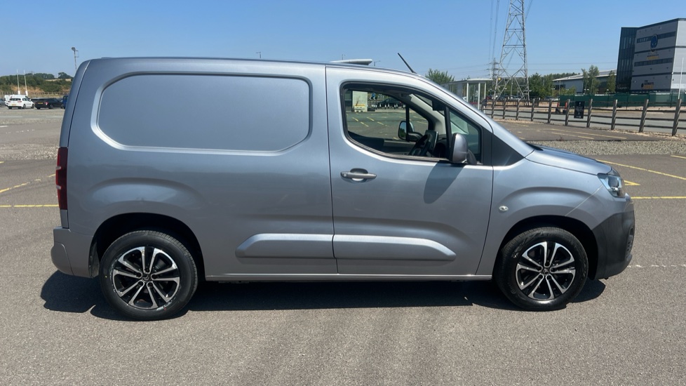 Citroen Berlingo M Petrol 1.2 PureTech 1000Kg Driver 110ps [Start stop] - Image 9