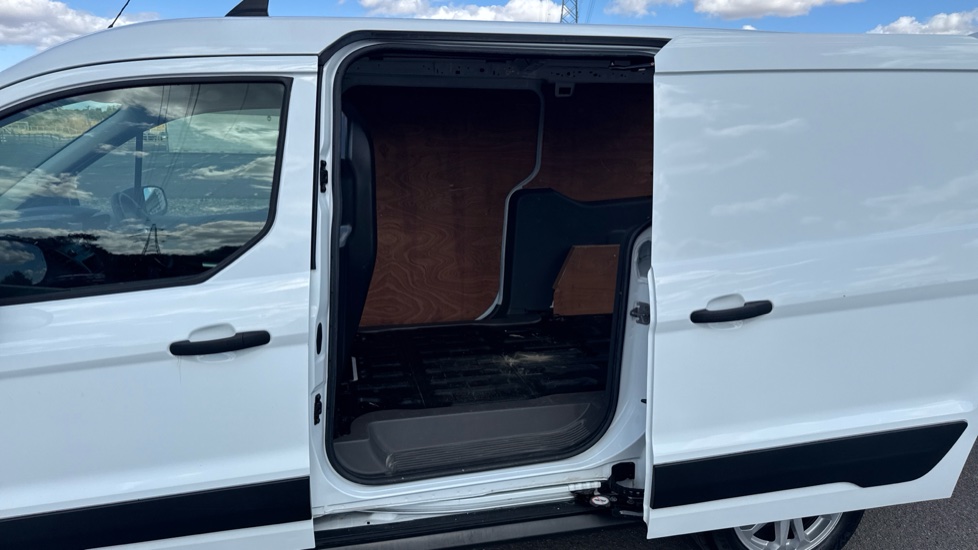 Ford Transit Connect 240 L2 Diesel 1.5 EcoBlue 120ps Trend Van - Image 5