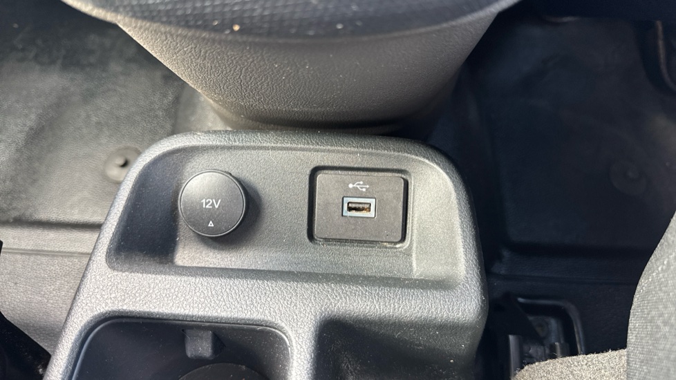 Ford Transit Connect 240 L2 Diesel 1.5 EcoBlue 120ps Trend Van - Image 29