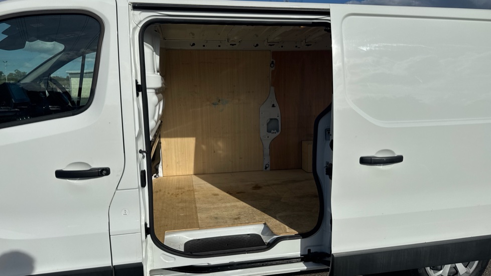 Renault Trafic Lwb Diesel LL30 Blue dCi 130 Advance [Safety] Van - Image 5