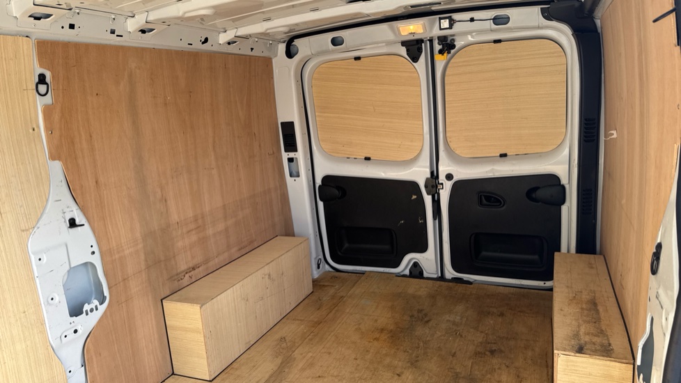 Renault Trafic Lwb Diesel LL30 Blue dCi 130 Advance [Safety] Van - Image 14