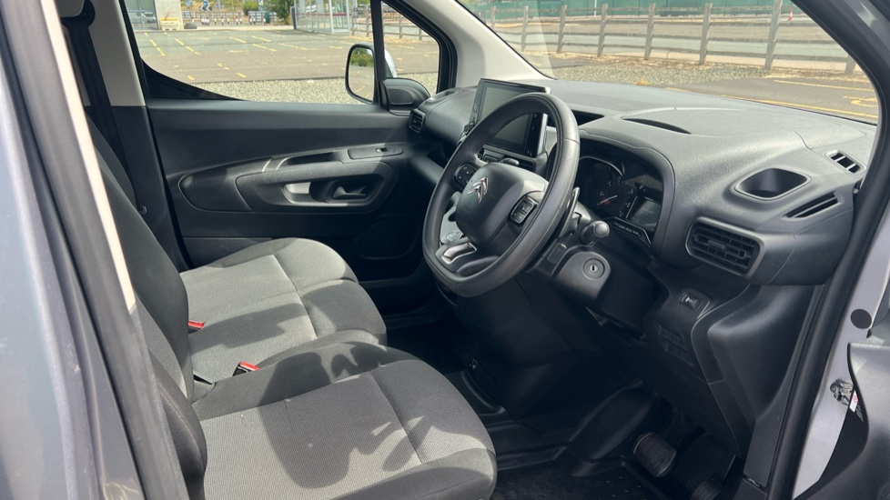 Citroen Berlingo Xl Diesel 1.5 BlueHDi 950Kg Driver 130ps EAT8 [Start Stop] - Image 6