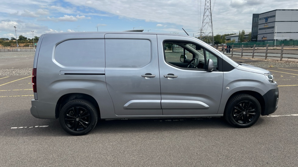 Citroen Berlingo Xl Diesel 1.5 BlueHDi 950Kg Driver 130ps EAT8 [Start Stop] - Image 9