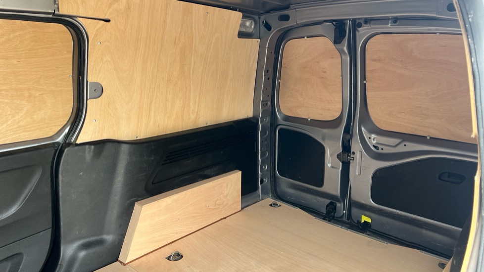 Citroen Berlingo Xl Diesel 1.5 BlueHDi 950Kg Driver 130ps EAT8 [Start Stop] - Image 14