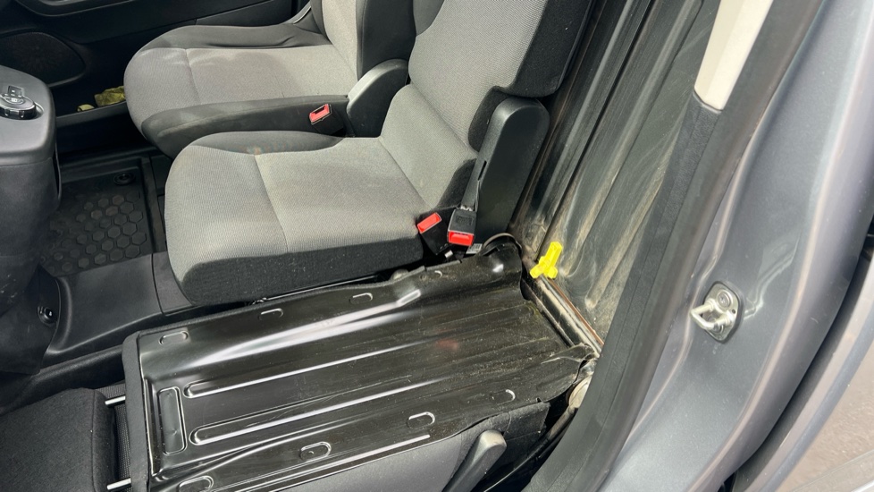 Citroen Berlingo Xl Diesel 1.5 BlueHDi 950Kg Driver 130ps EAT8 [Start Stop] - Image 36