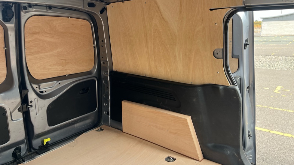 Citroen Berlingo Xl Diesel 1.5 BlueHDi 950Kg Driver 130ps EAT8 [Start Stop] - Image 39