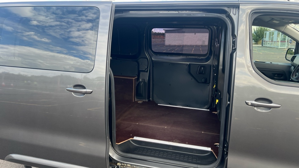 Vauxhall Vivaro L1 Diesel 3100 2.0d 120PS Edition H1 Van - Image 41