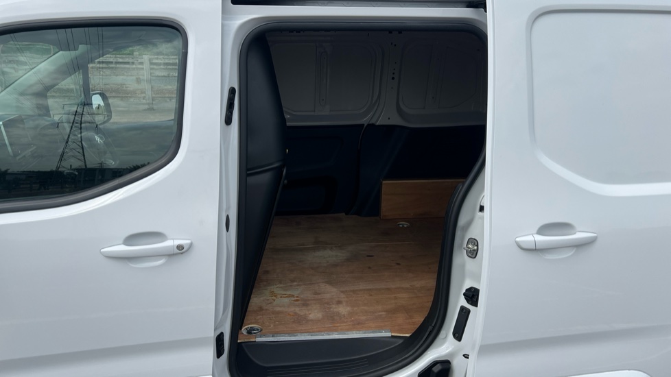 Citroen Berlingo M Diesel 1.5 BlueHDi 1000Kg Driver Ed 100ps 6 Speed [S/S] - Image 5